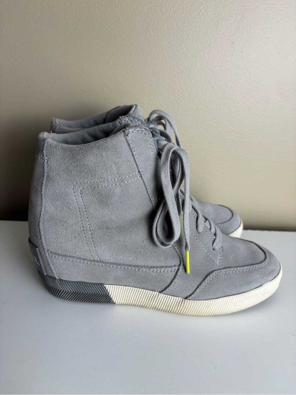 Sorel Women's Out N About Wedge II Boots Grey Suede Size 7.5 - Picture 4 of 9